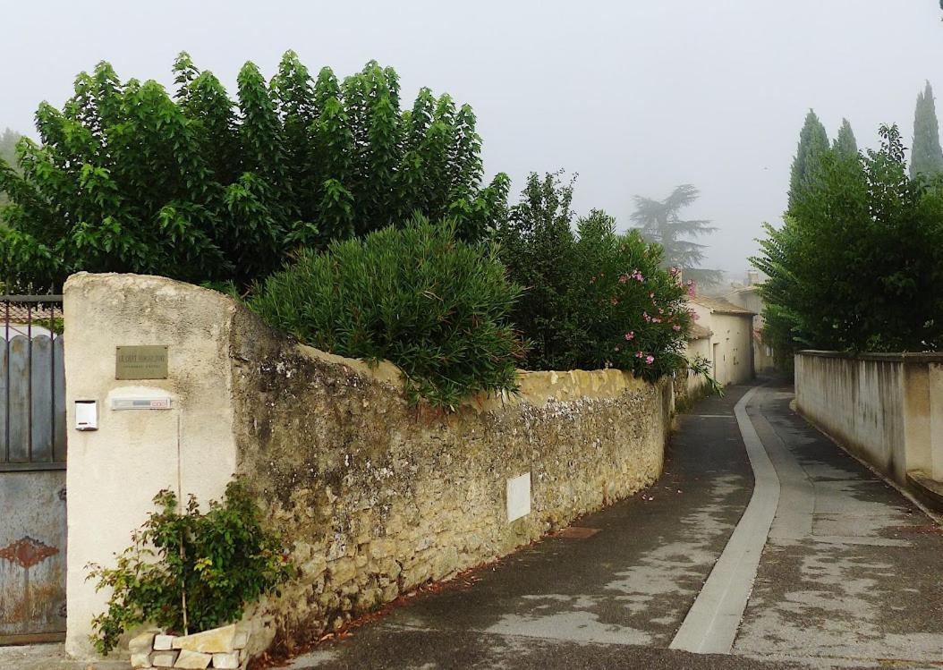 Le Chat Sur Le Toit Lourmarin Exterior photo